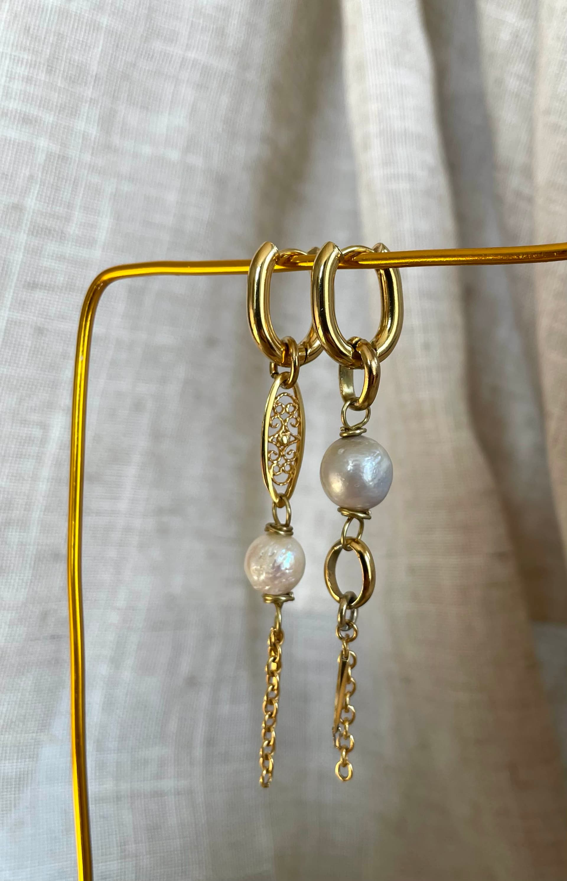 Boucles asymétriques dorées